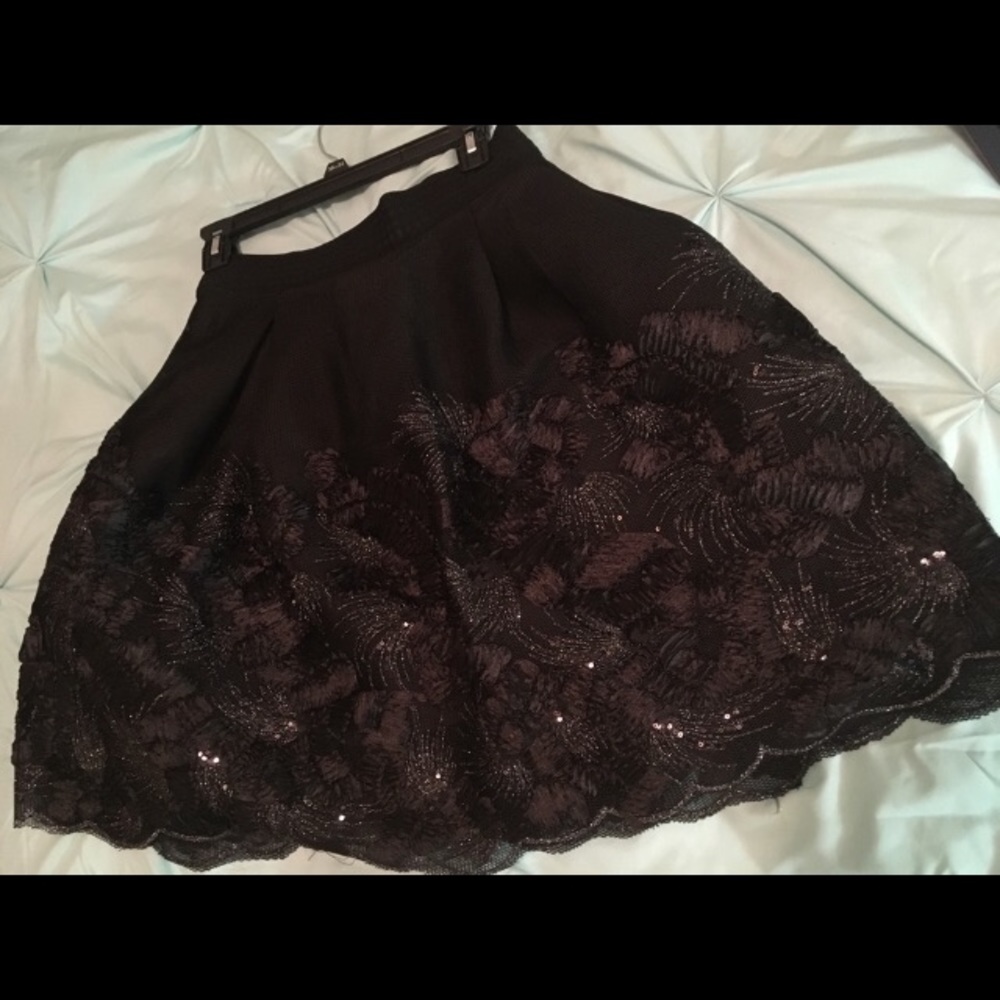 👀ISO👀 Tobi Embroidered Black Sequin Skirt Sz L